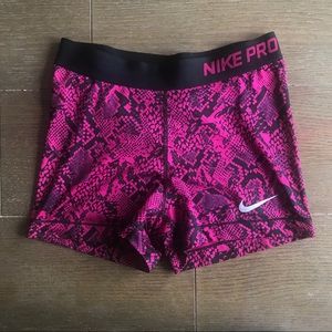 Pink Snake Skin Nike Pro 💋💪🏻